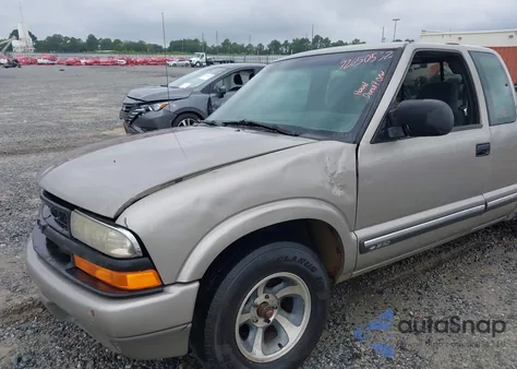 2000 Chevrolet S-10 Ls from USA, damaged, VIN 1GCCS19W1Y8258965